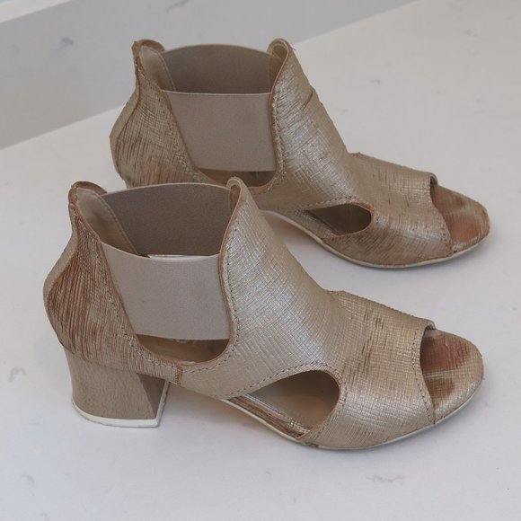 INGLEDEWS-METALLIC GOLD PEEP TOE SANDALS - Picture 5 of 14